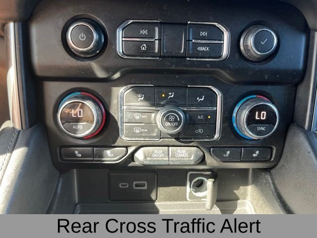 Used 2021 Gray Chevrolet Z71 image 34