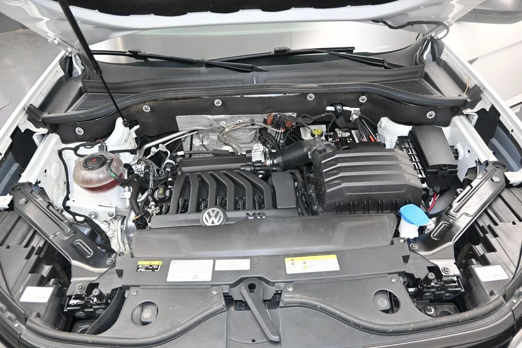 Used 2023 Opal White Volkswagen 3.6L V6 SEL R-Line image 26