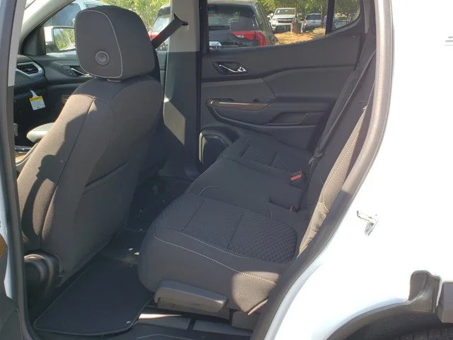Used 2019 SUMMIT WHITE GMC SLE image 4