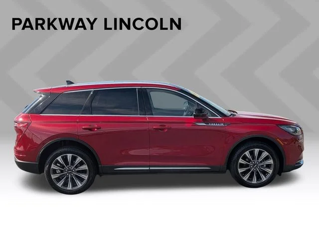Used 2020 Red Lincoln Reserve image 4