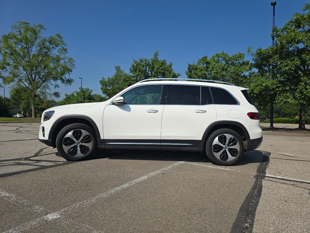 Certified Used 2025 Polar White Mercedes-Benz GLB 250 image 14