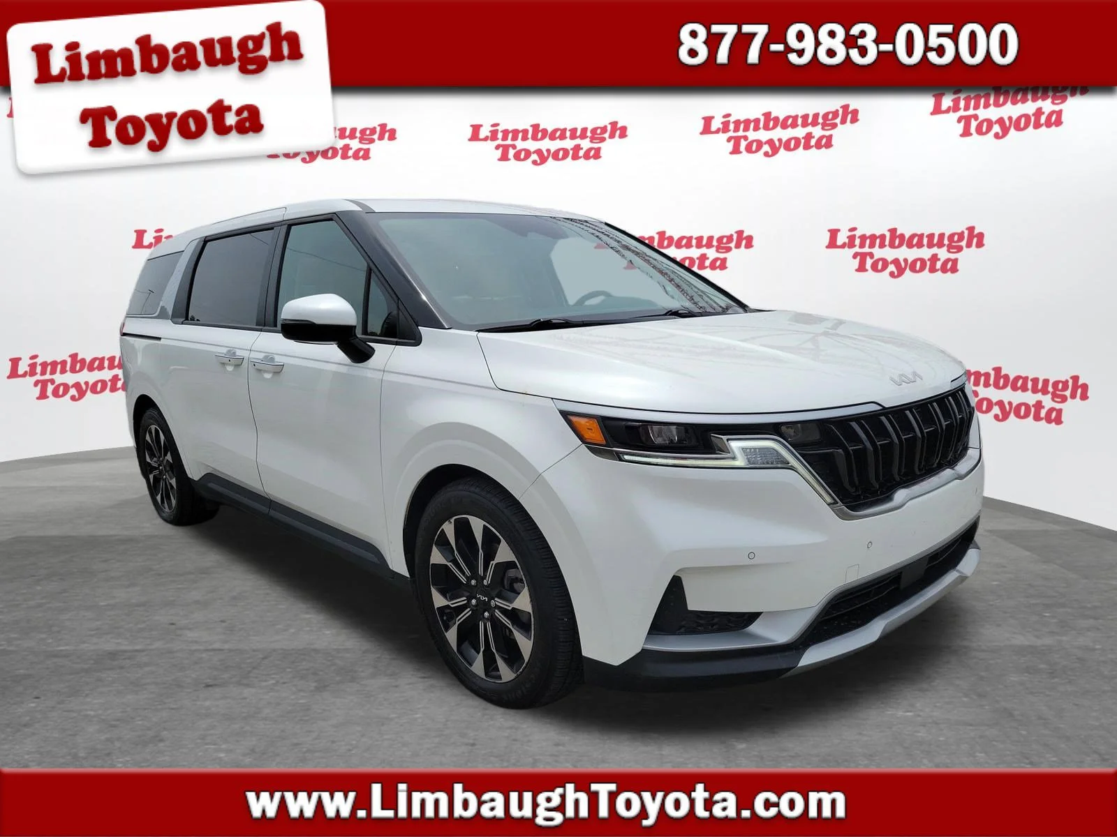 2024 Kia Sedona EX's photo
