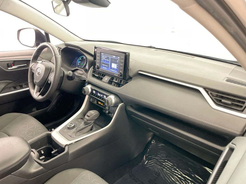 Used 2022 Silver Sky Metallic Toyota XLE image 30