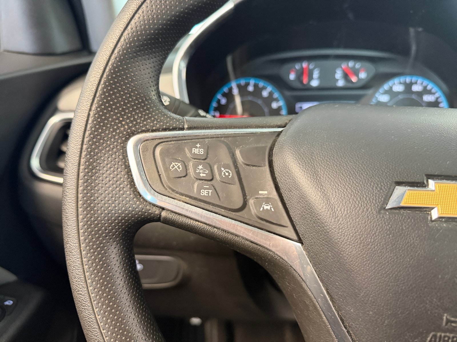 Used 2022 Silver Ice Metallic Chevrolet LS image 11