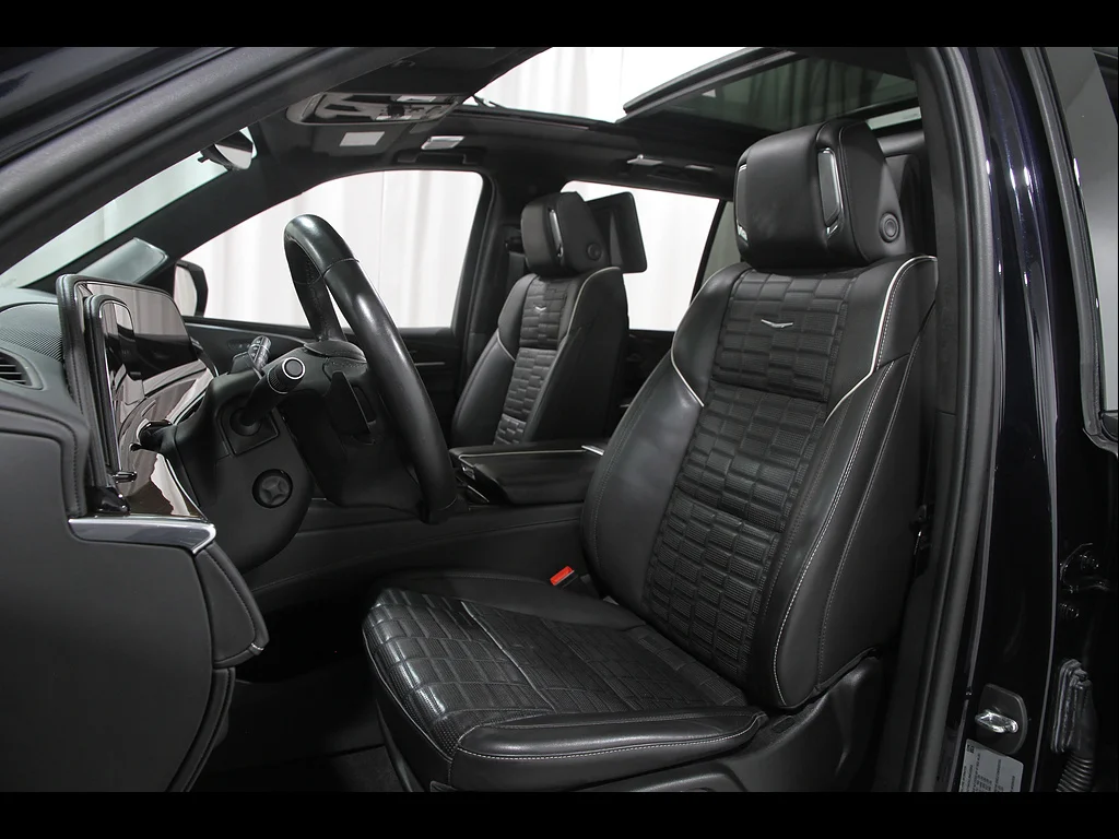 Used 2022 Dark Moon Blue Metallic Cadillac Sport Platinum image 5