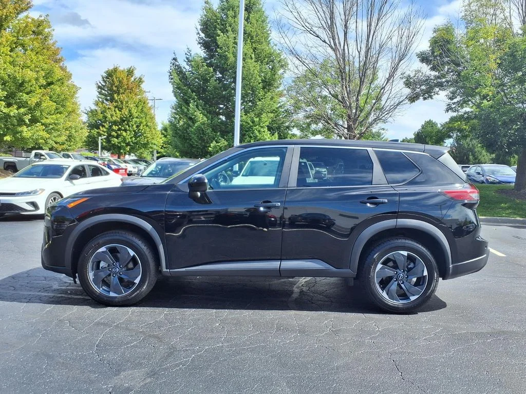 Used 2025 Super Black Nissan SV image 3