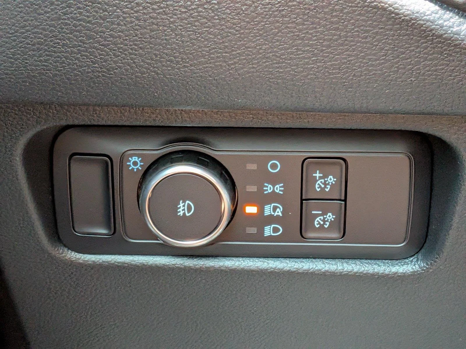 New 2026 Avalanche Ford XLT image 27