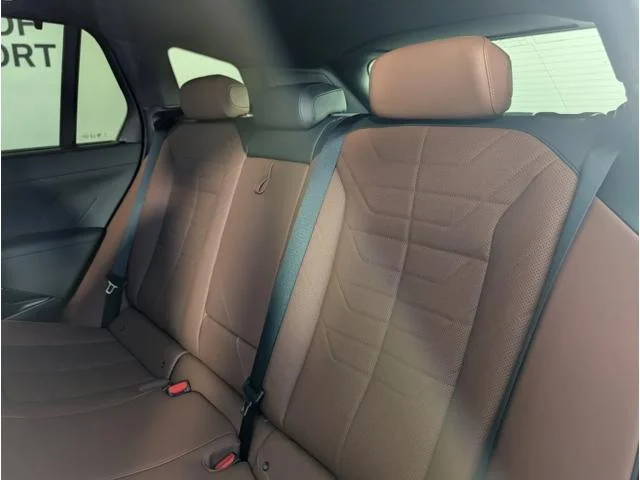 New 2027 Space Silver Metallic BMW  image 15