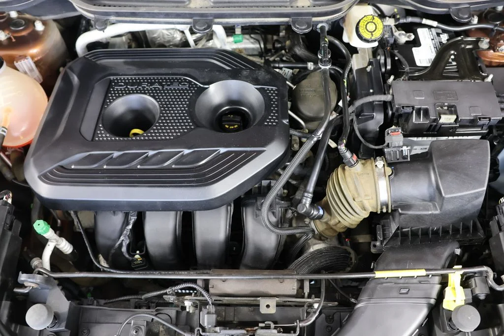 Used 2019 Orange Ford SE image 25