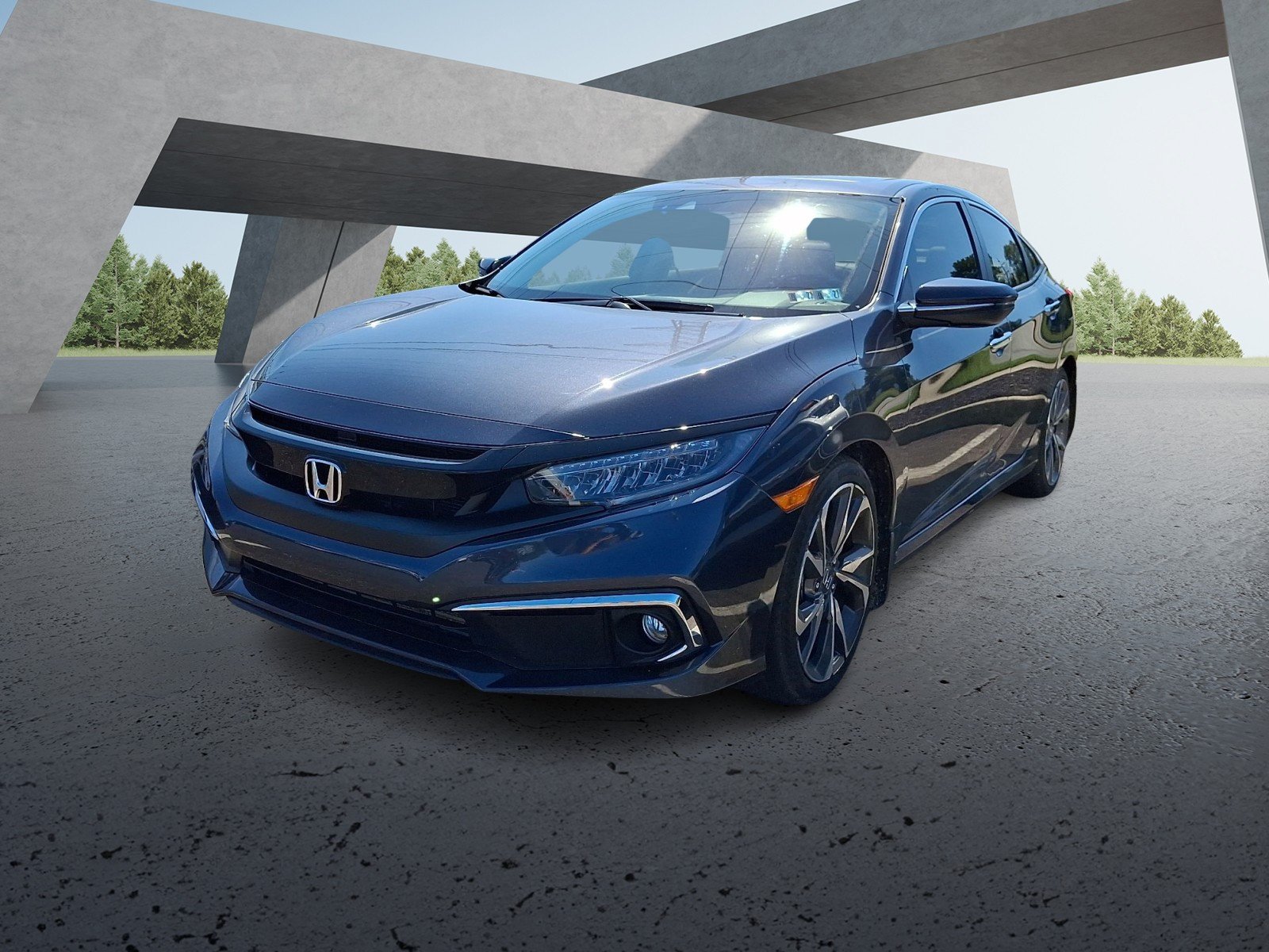 Used 2019 Gray Honda Touring image 1