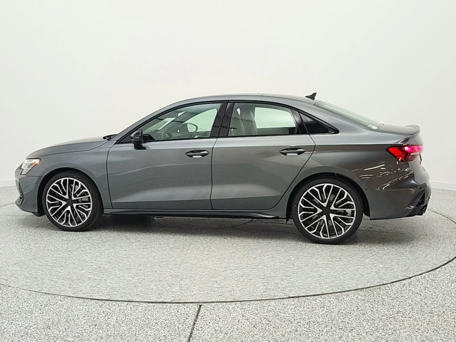 New 2026 Daytona Gray Pearl Effect Audi quattro image 8