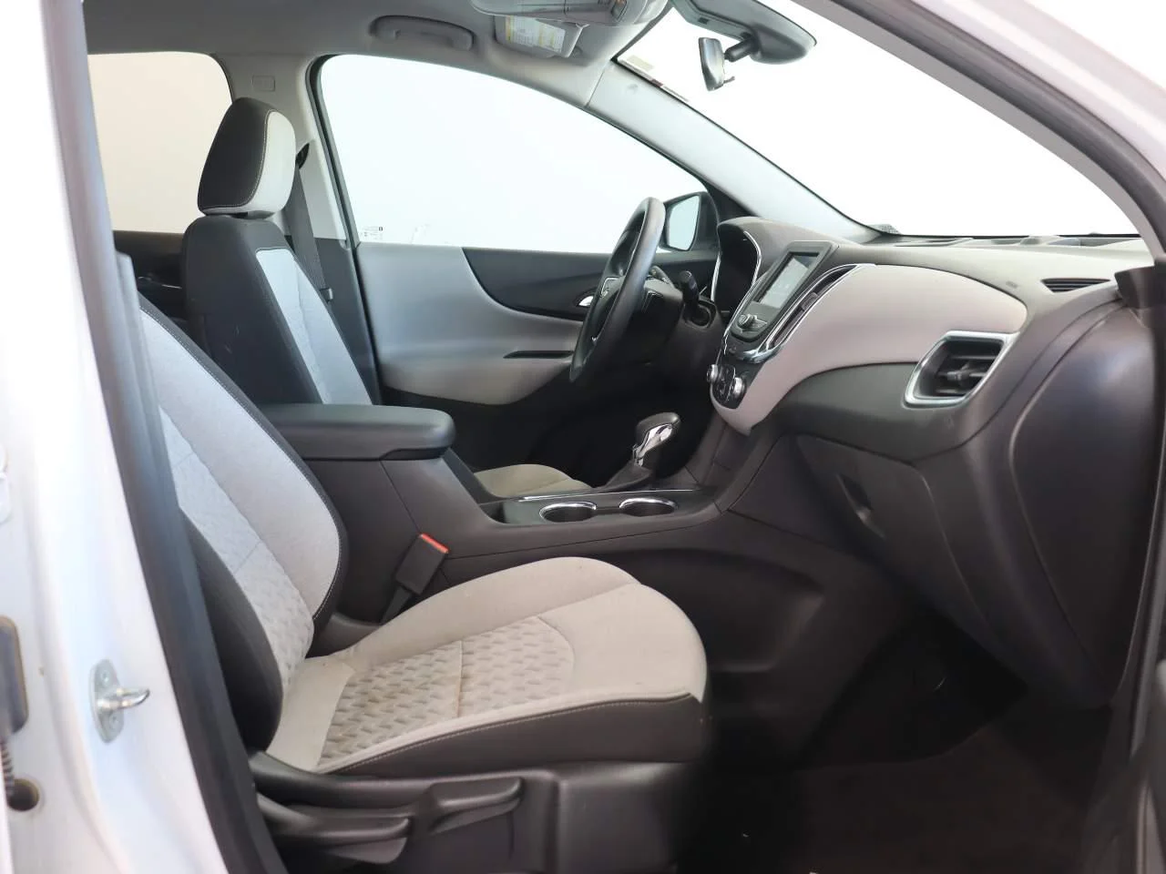2023 Chevrolet Equinox LS - Photo 18