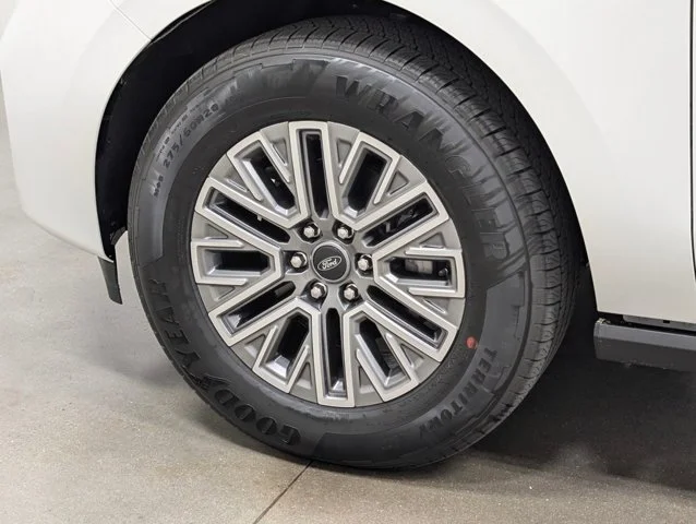 New 2027 Star White Metallic Tri-Coat Ford MAX Platinum image 37
