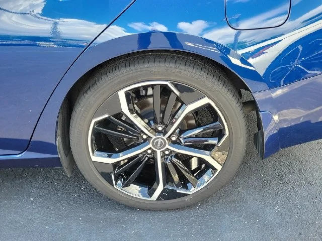 Certified Used 2023 Blue Nissan 2.5 SR image 8