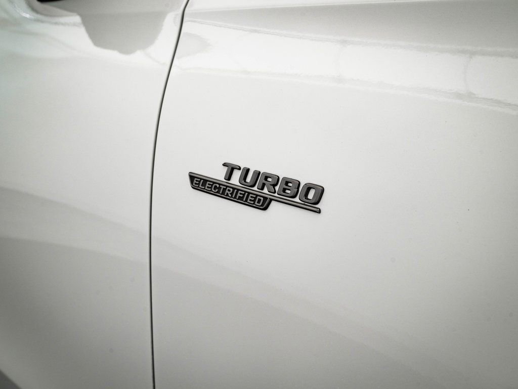 New 2026 MANUFAKTUR Moonlight White Metallic Mercedes-Benz GLC 43 AMG® image 21