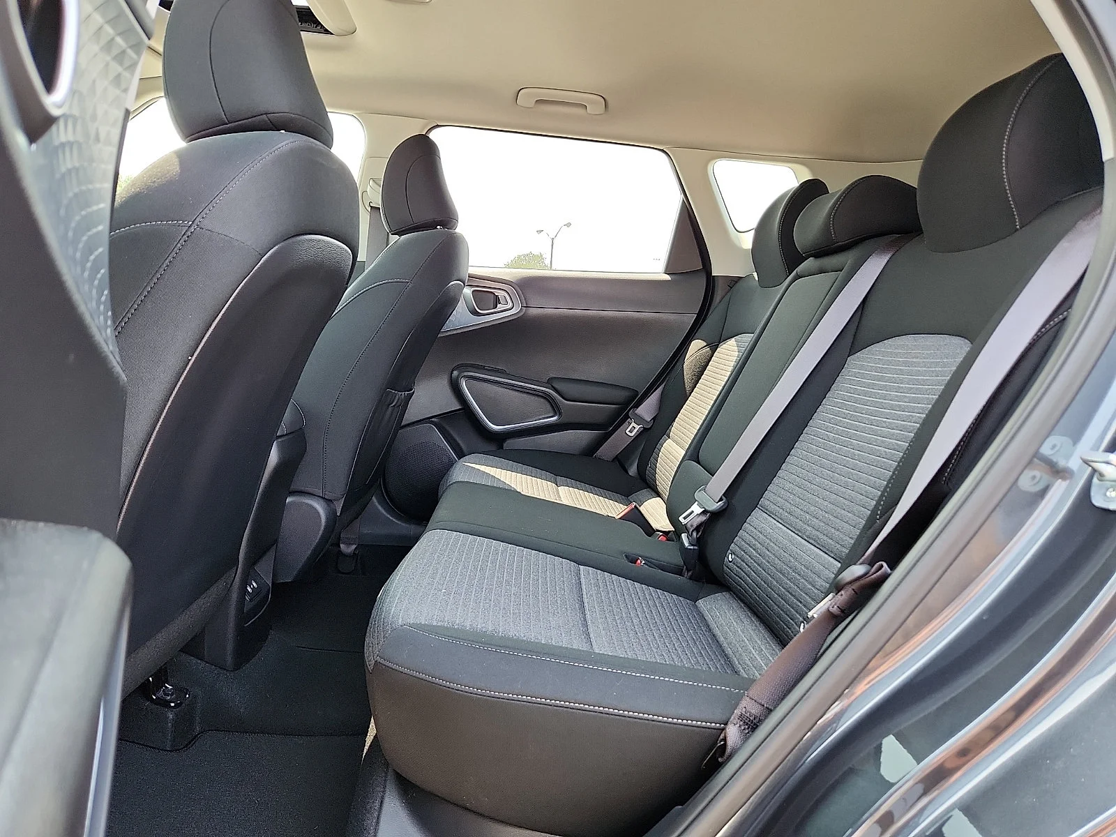 Used 2023 Gray Kia EX image 10