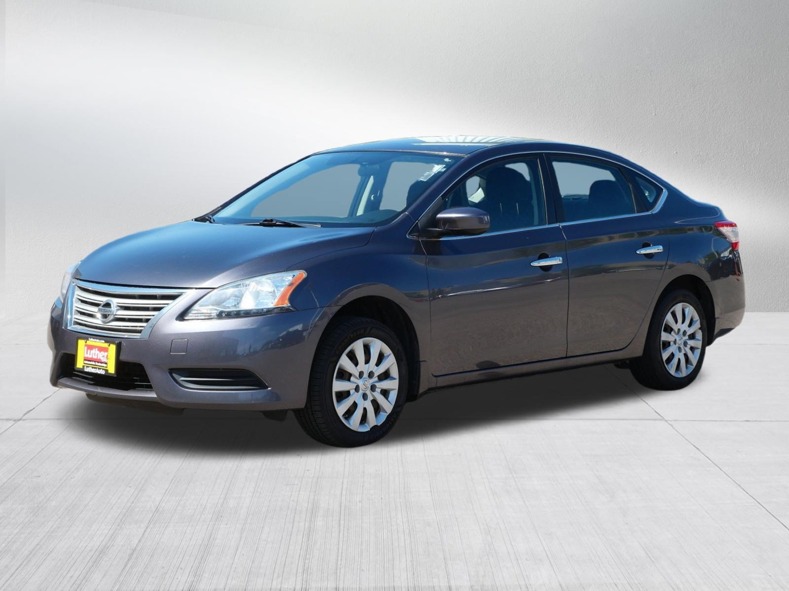 Used 2015 Amethyst Gray Nissan SV image 3