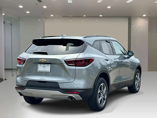 Used 2024 Gray Chevrolet LT image 4