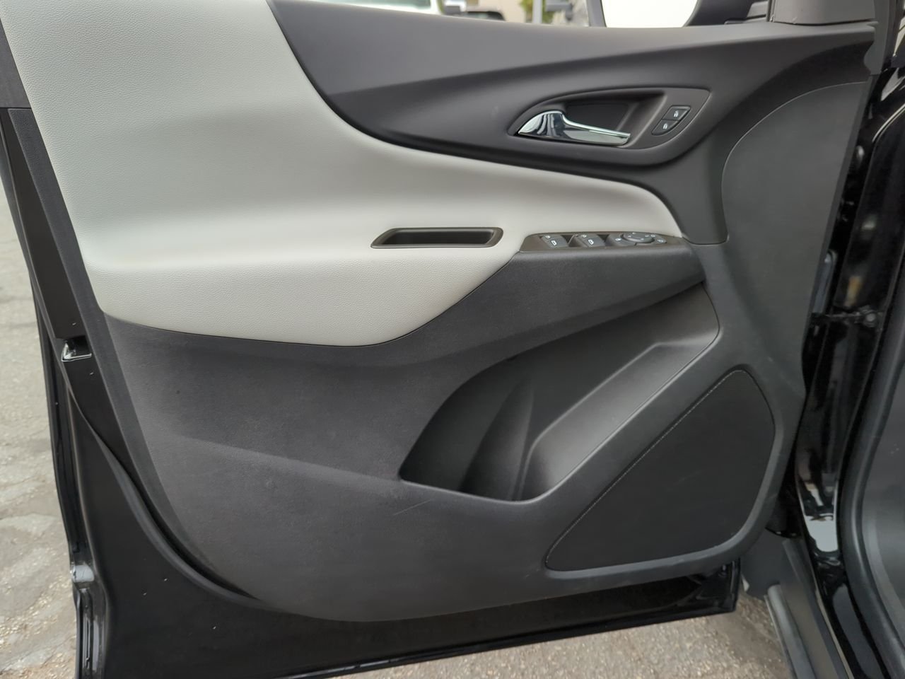 2023 Chevrolet Equinox LS - Photo 22