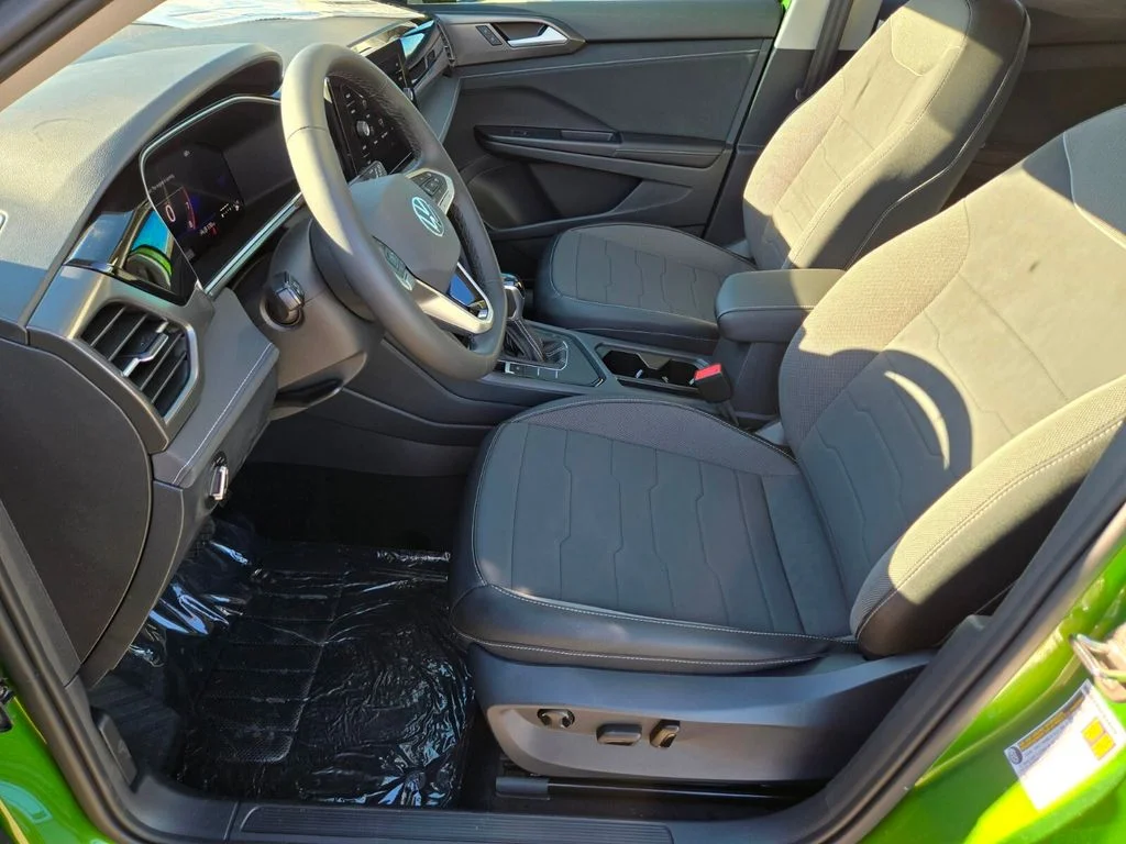 New 2026 Green Volkswagen 1.5T SE Black image 6