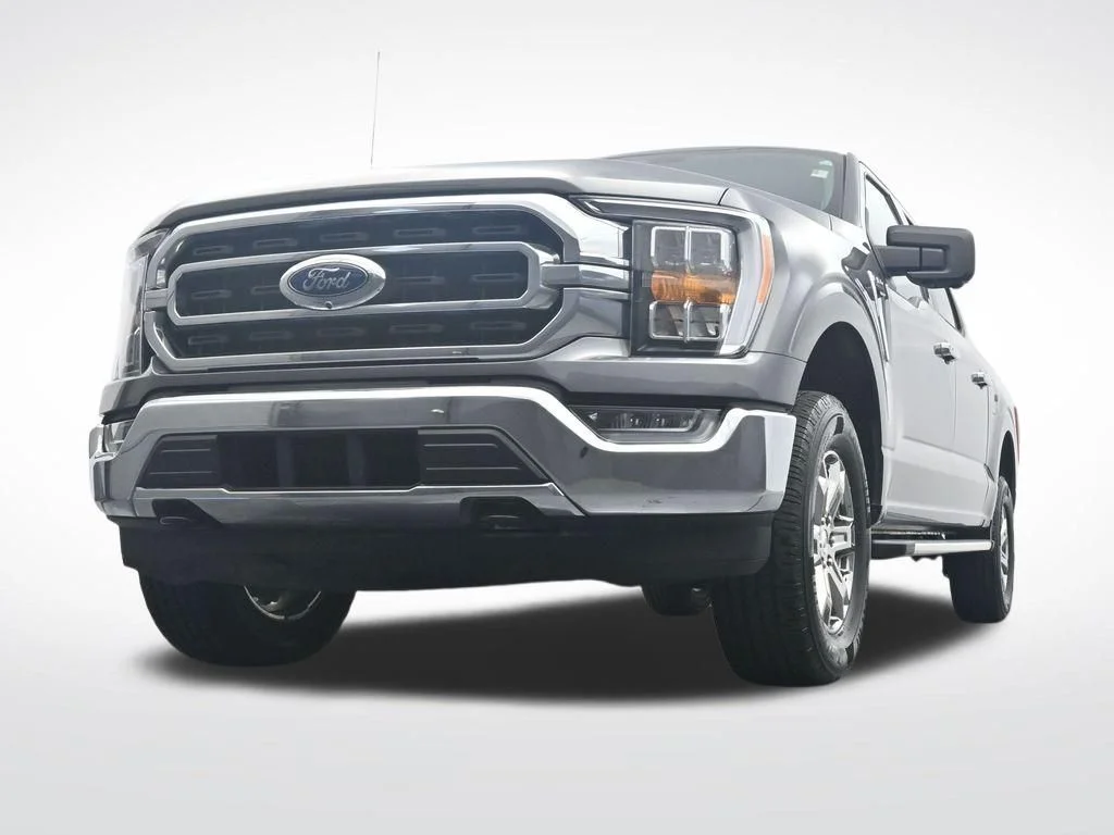 Used 2023 Gray Ford XLT image 30