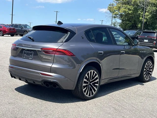 Used 2023  Maserati Modena image 13