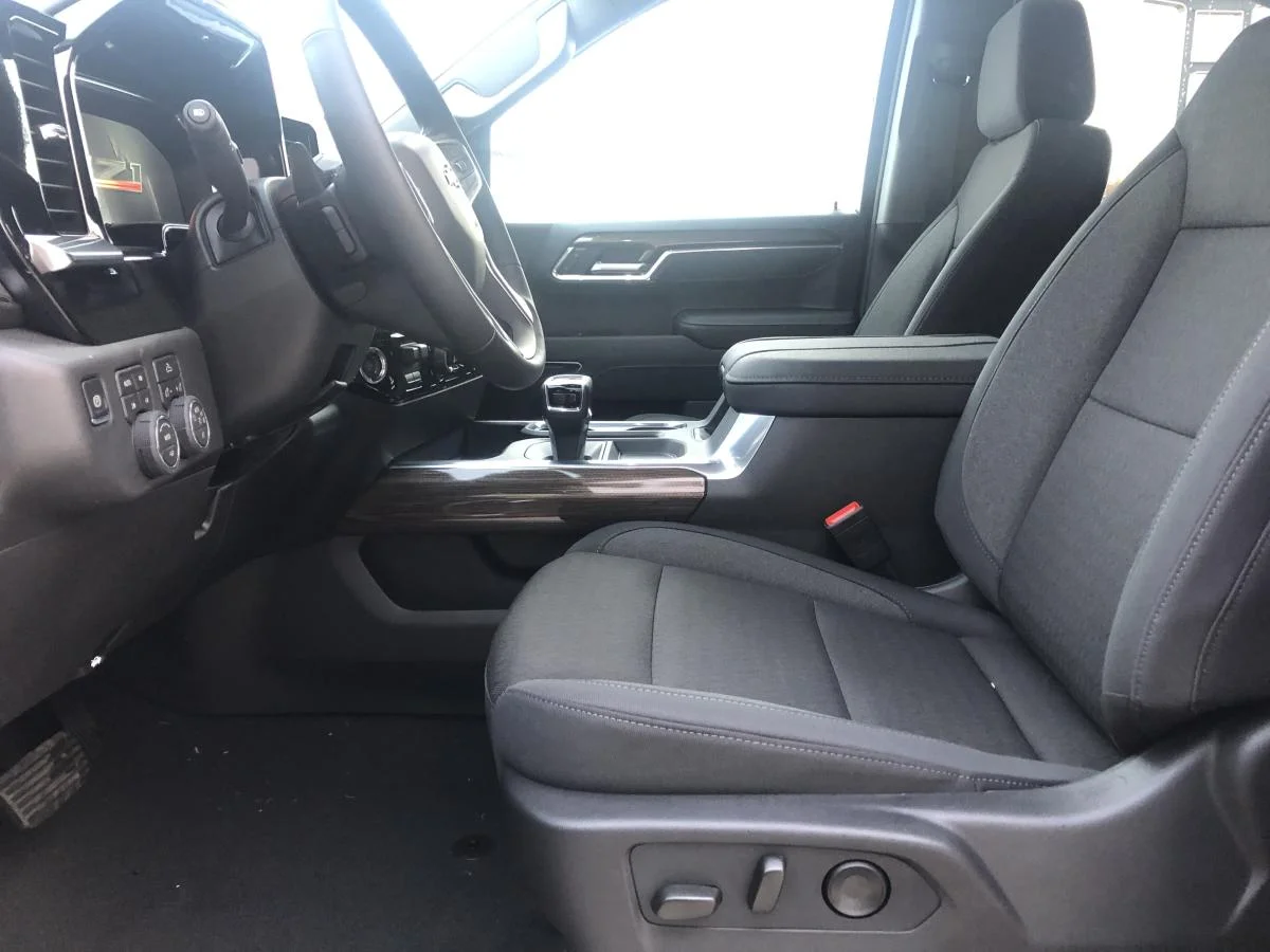 New 2026 Red Chevrolet 4WD Crew Cab 147" RST image 9