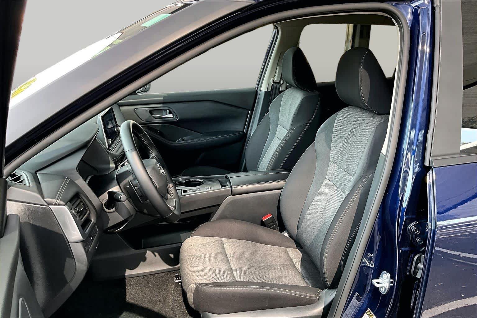 Used 2026 Deep Ocean Blue Pearl Nissan SV image 8