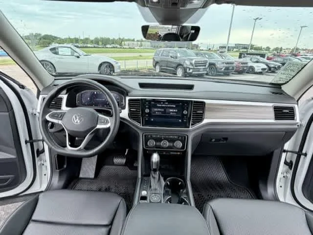 Used 2023 OPAL WHITE PEARL EFFECT Volkswagen 3.6L V6 SEL image 22