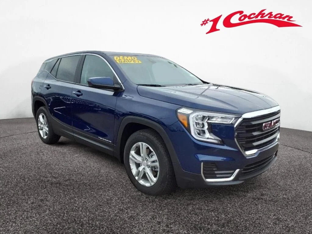 Used 2023 Marine Metallic GMC SLE image 1
