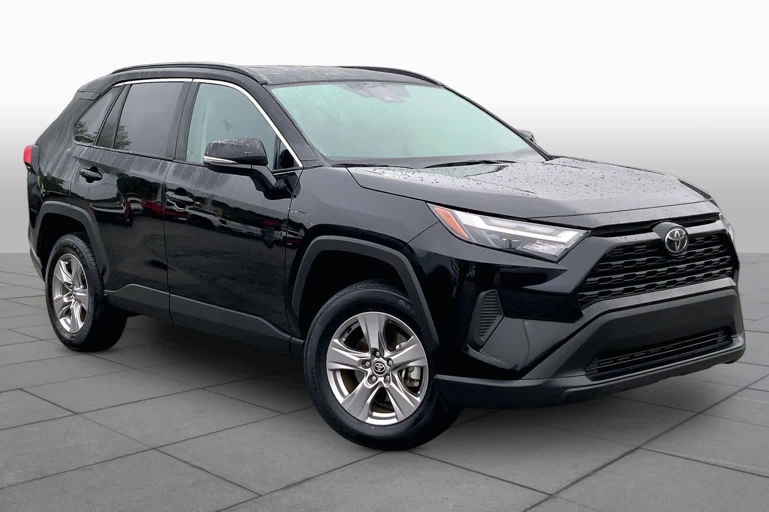Used 2025 Midnight Black Metallic Toyota XLE image 3
