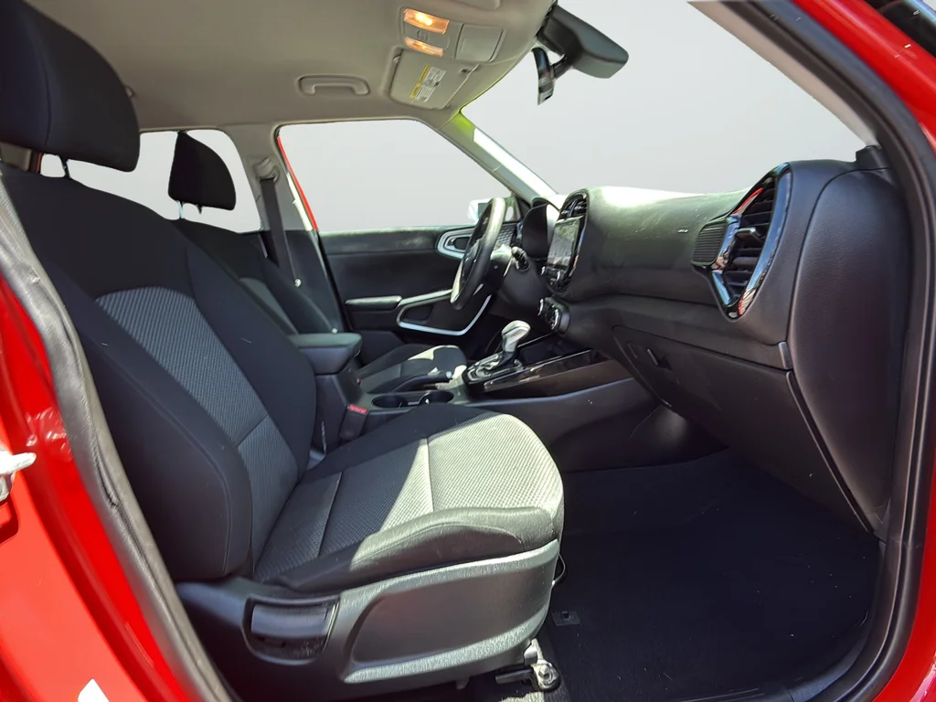 Used 2024 Red Kia S image 9