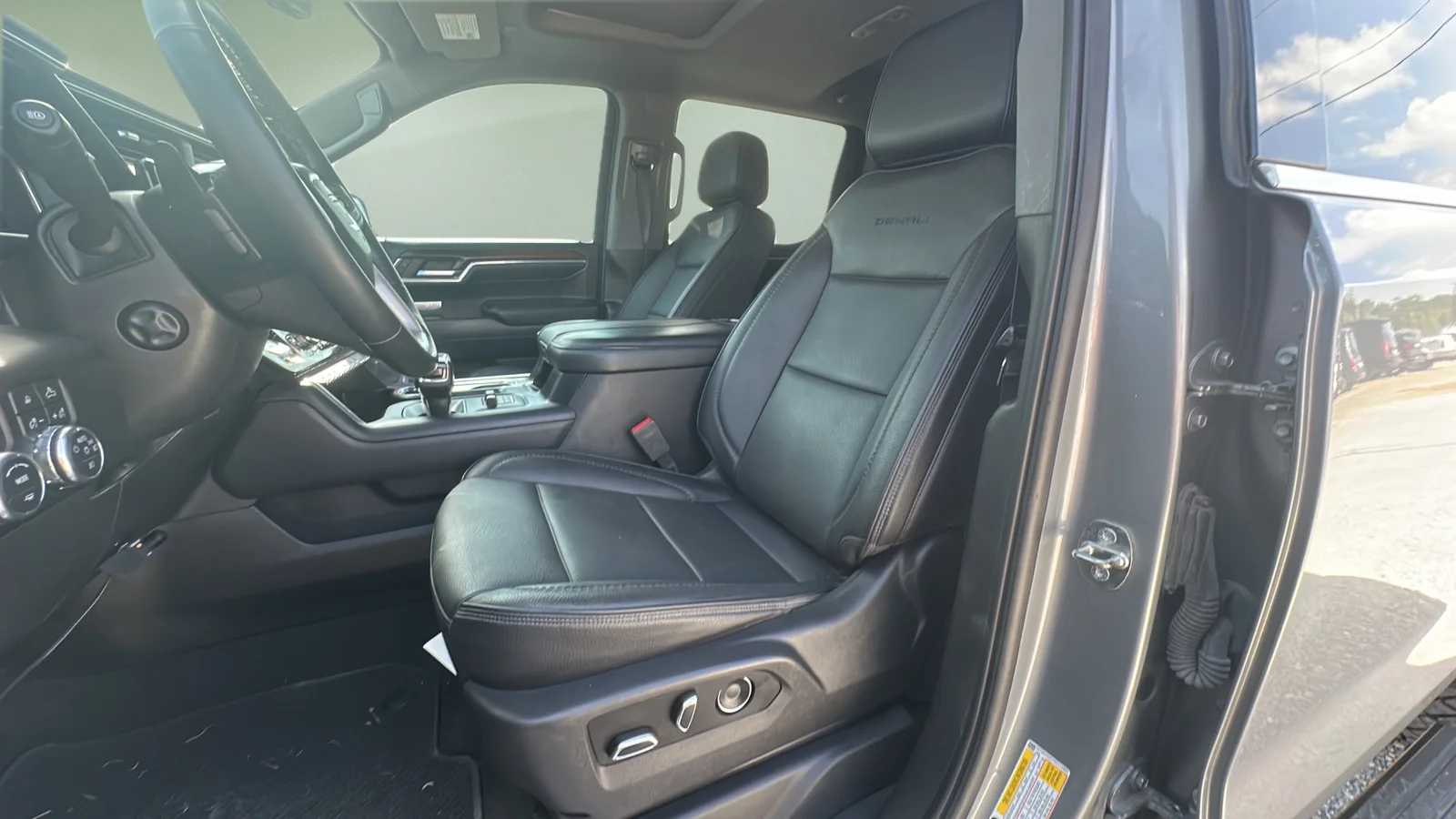 Used 2024 Silver GMC Denali image 17