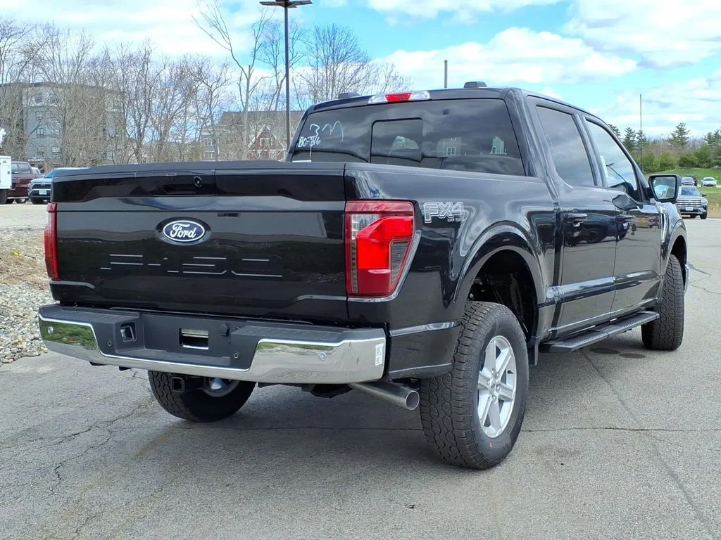 New 2026 Agate Black Metallic Ford XLT image 4