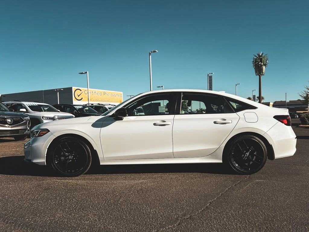 Certified Used 2025 White Honda  image 5