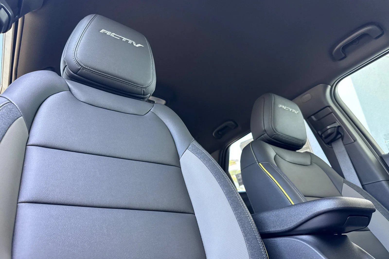 New 2026 Mosaic Black Metallic Chevrolet ACTIV image 16