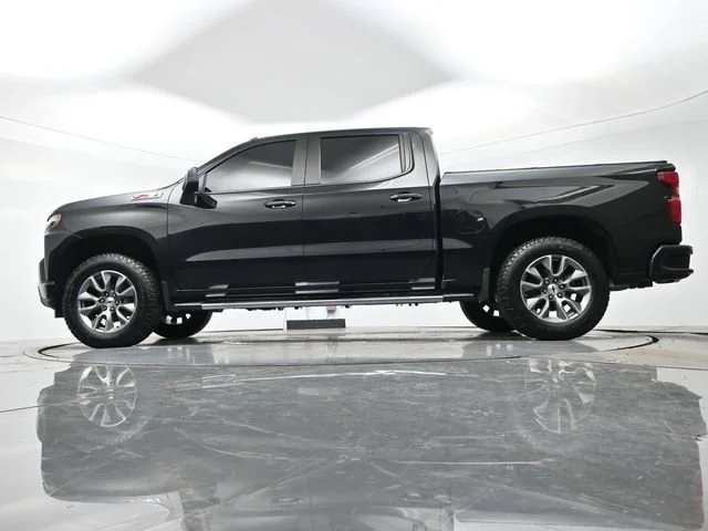Used 2022 Mosaic Black Metallic Chevrolet RST image 25