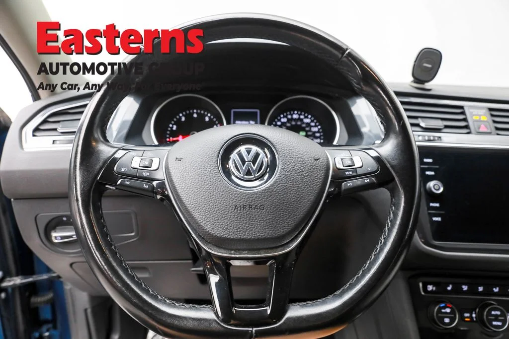 Used 2019 Blue Volkswagen 2.0T SE image 10