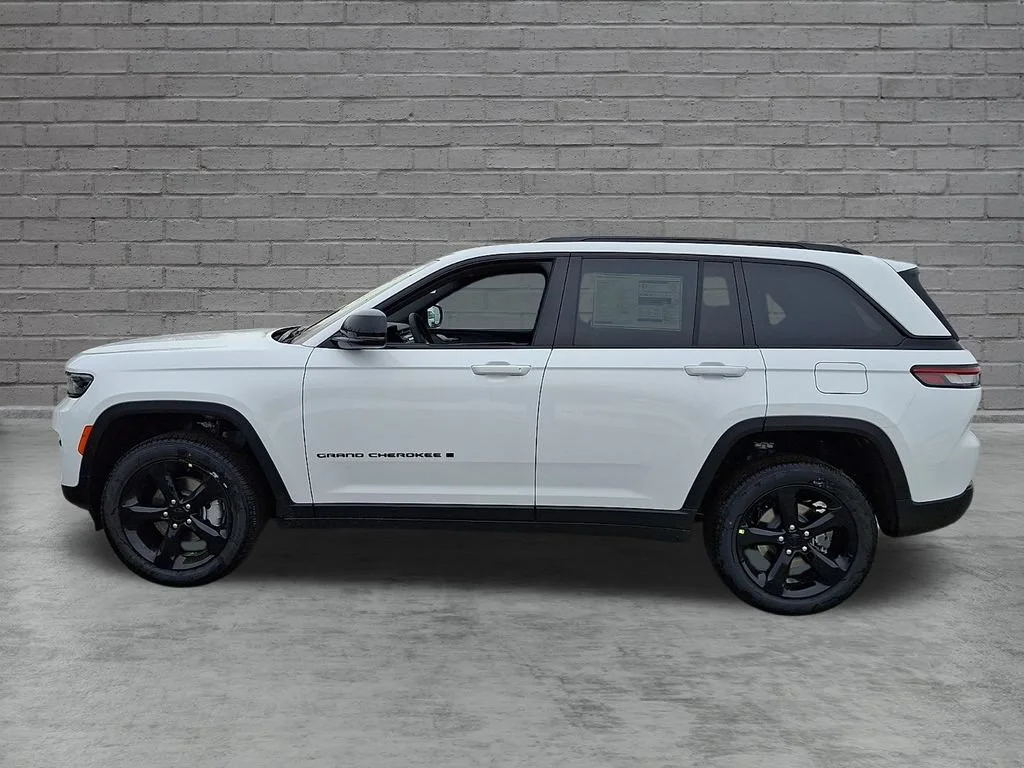 New 2025 Bright White Clearcoat Jeep Limited image 5