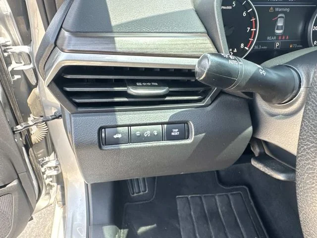 Used 2024 Silver Nissan 2.5 SV image 33