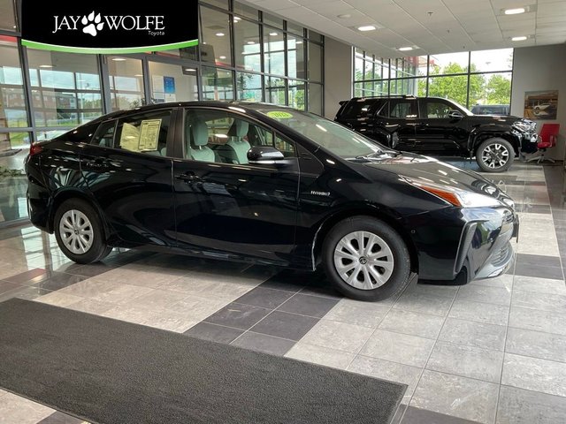 2022 Toyota Prius LE
