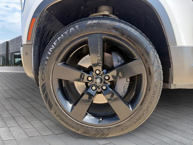 Used 2022 White Land Rover S image 9