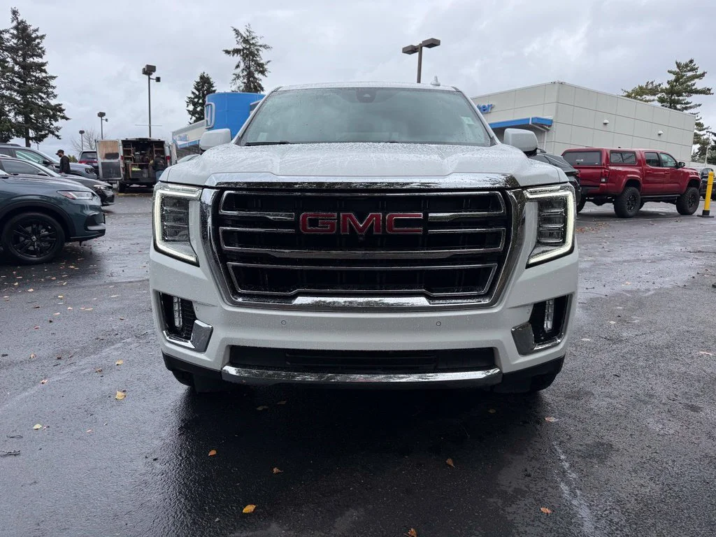Used 2022 White GMC SLT image 3
