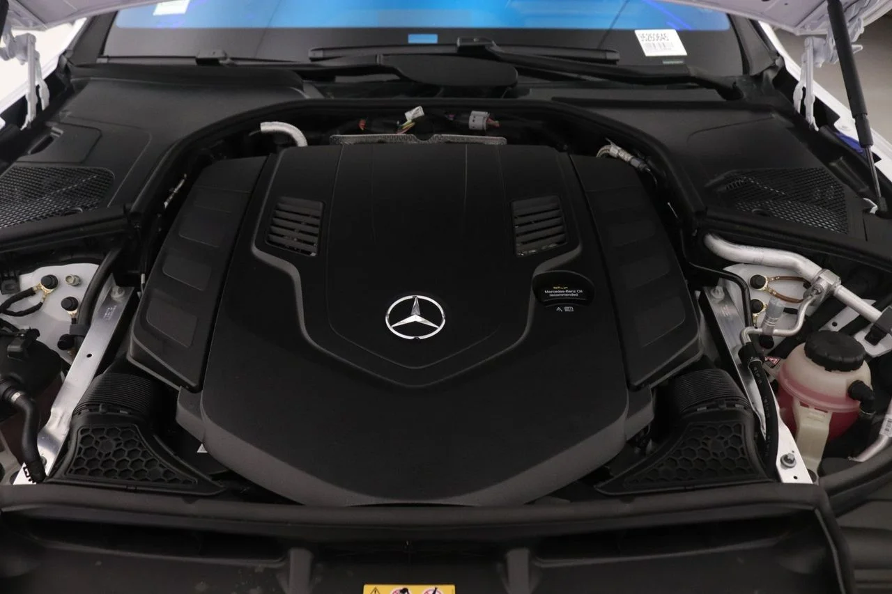New 2026 MANUFAKTUR Moonlight White Metallic Mercedes-Benz S 580 4MATIC® image 9