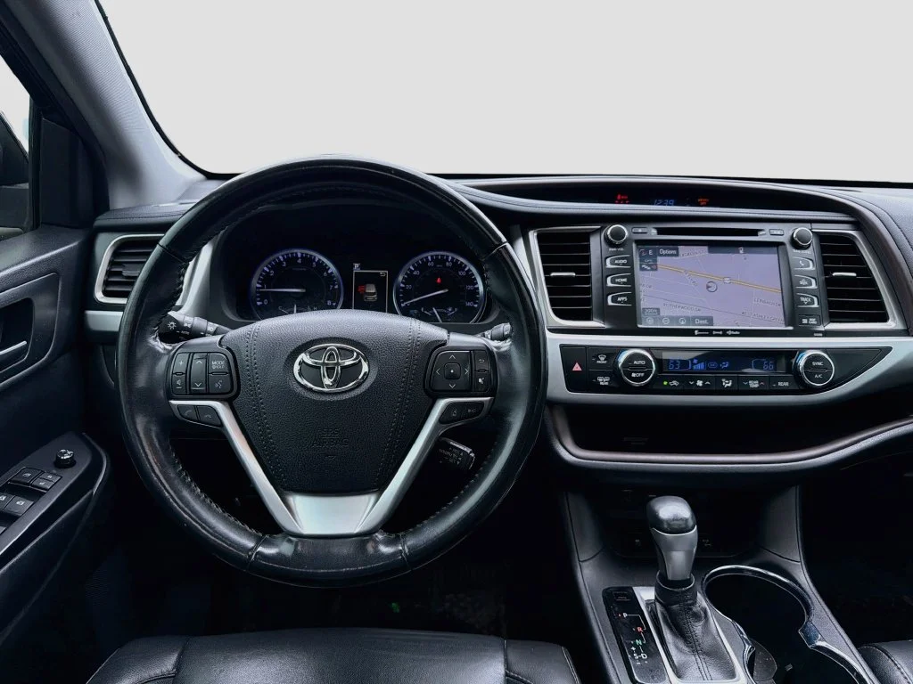 Used 2019 Black Toyota XLE image 24