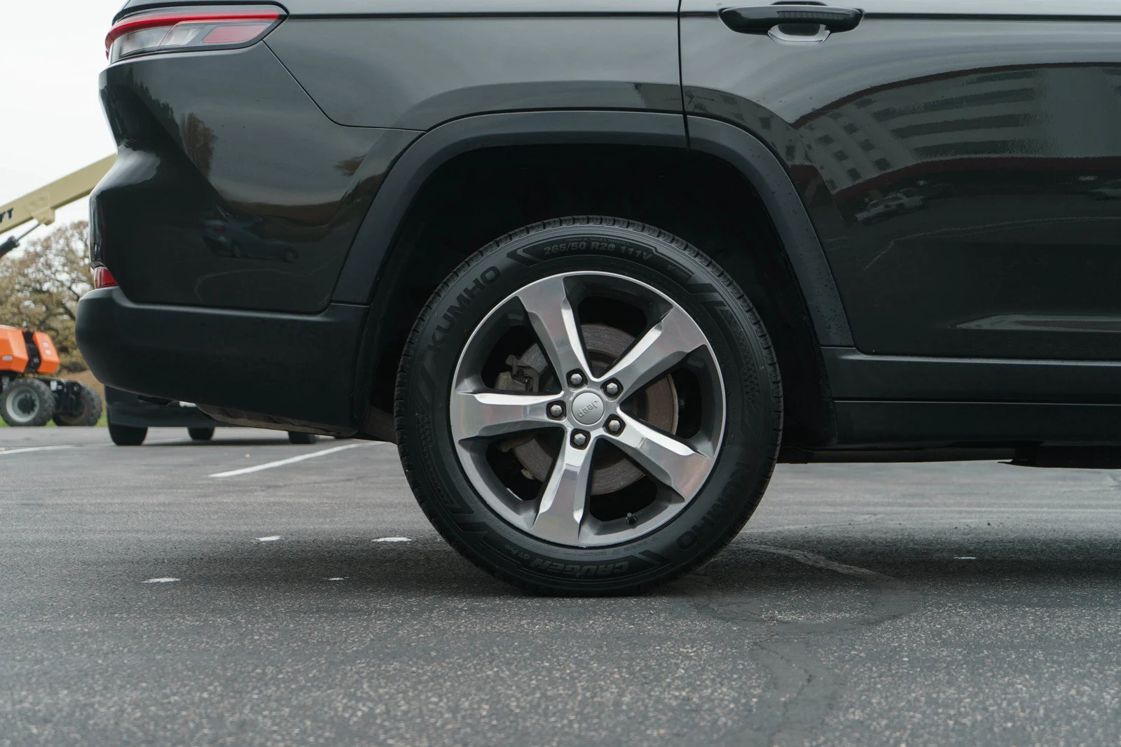 Used 2021 Rocky Mountain Pearlcoat Jeep Limited image 10