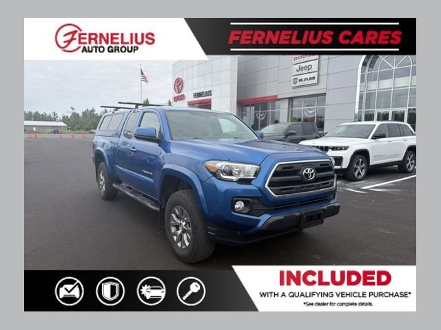 Used 2017 Blue Toyota SR5 image 1