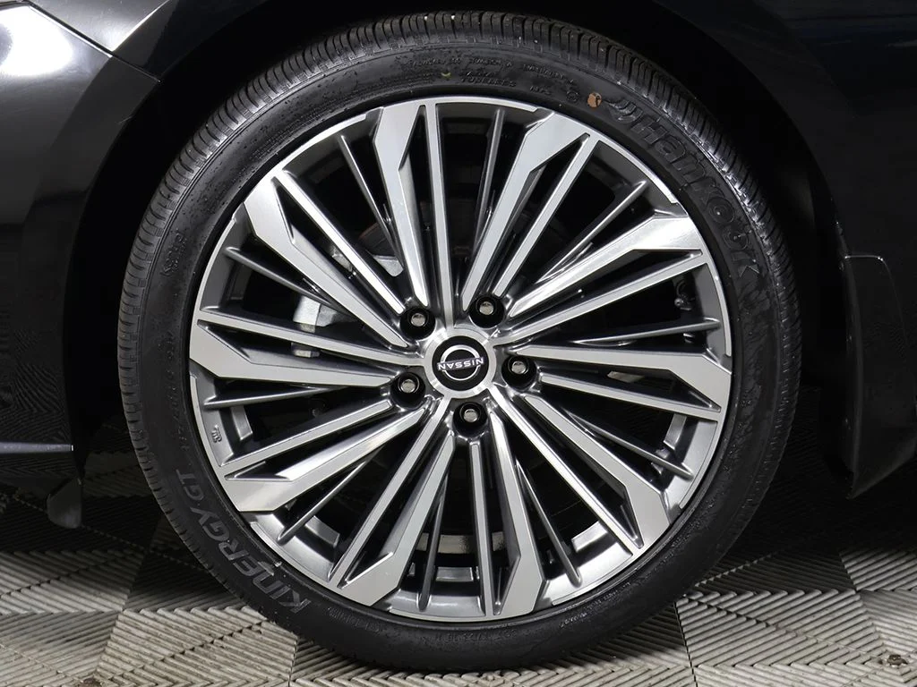 Used 2023 Black Nissan 2.5 SL image 23