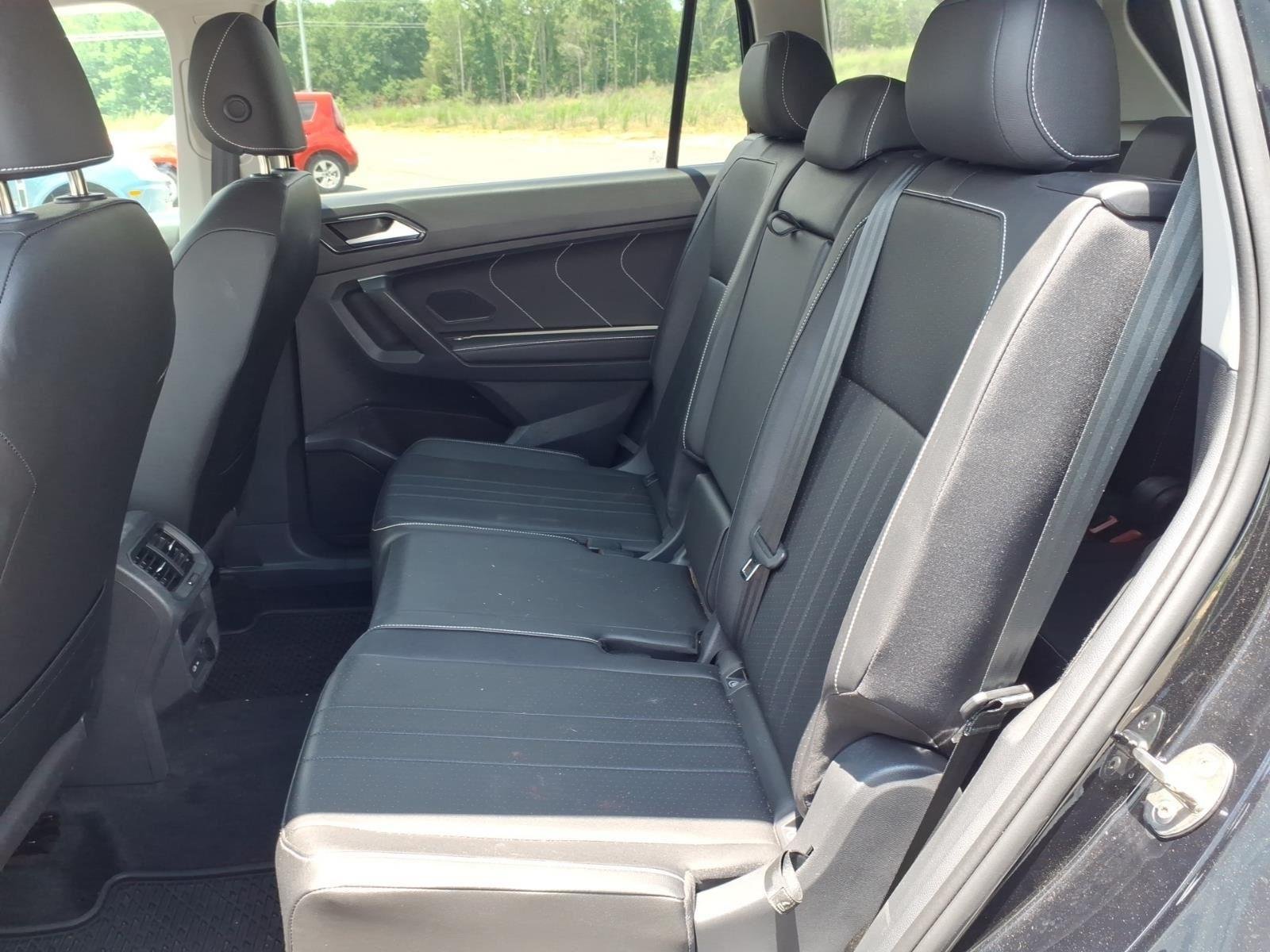 Used 2023 Deep Black Pearl Volkswagen SE image 19