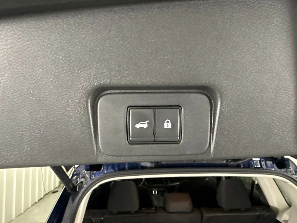 Used 2024 Deep Ocean Blue Pearl Nissan SV image 29